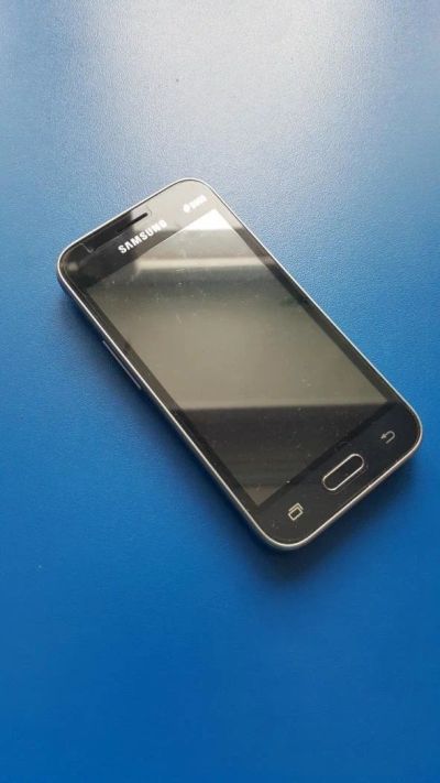 Лот: 10627477. Фото: 1. Смартфон Samsung Galaxy J1 mini... Смартфоны