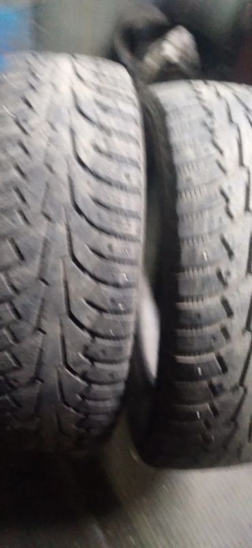 Лот: 21375274. Фото: 1. 2 шт 235-65-17 Nokian Hakkapelitta... Шины