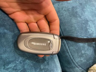 Лот: 17875688. Фото: 1. Samsung x480. Кнопочные мобильные телефоны