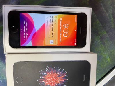 Лот: 17107732. Фото: 1. iPhone se 64gb. Смартфоны