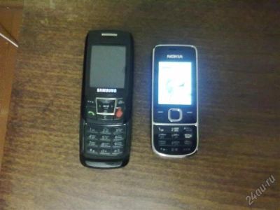 Лот: 904091. Фото: 1. Nokia 2700 и Samsung E250. Кнопочные мобильные телефоны