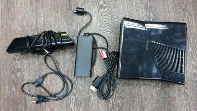 Лот: 7523804. Фото: 1. X-Box 360 + Kinect. Игровые приставки, консоли