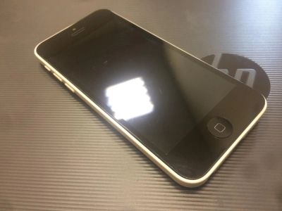 Лот: 11060915. Фото: 1. iPhone 5c 32gb white (Читаем описание... Смартфоны