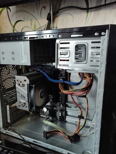 Лот: 17037899. Фото: 1. Системник: Ryzen 5 2400G (со встроенным... Компьютеры в сборе