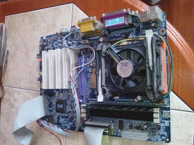 Лот: 4166579. Фото: 1. Gigabyte GA-8ST800 + Celeron 1700... Материнские платы