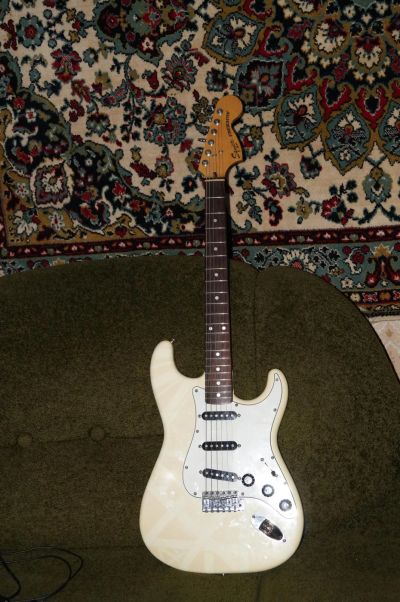 Лот: 8843330. Фото: 1. Squier by fender 1983 года Серии... Гитары