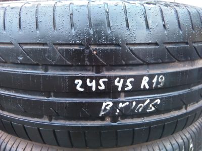 Лот: 11917602. Фото: 1. 245/45 R19 Bridgestone одно. Шины