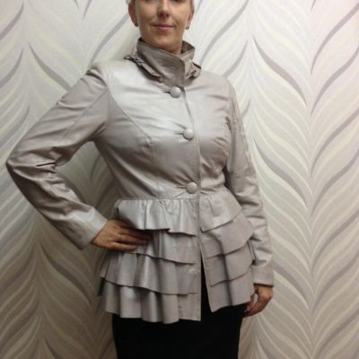 Лот: 7991260. Фото: 1. Кожаная куртка Снежная королева. Верхняя одежда