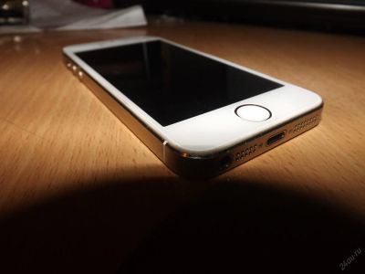 Лот: 6164645. Фото: 1. iPhone 5s РСТ LTE 16gb Gold Рабочий... Смартфоны