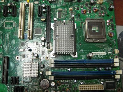 Лот: 4177054. Фото: 1. Жирная материнская плата INTEL... Материнские платы