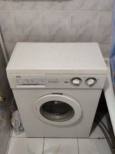 Лот: 15584728. Фото: 1. Надежная стиральная машина zanussi. Стиральные машины