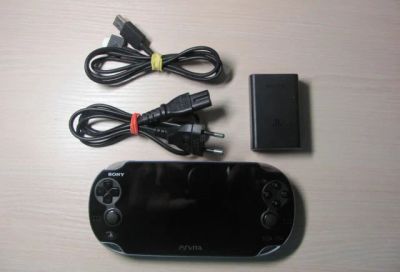 Лот: 5244509. Фото: 1. PS VITA +флешка 4gb полный комплект... Игровые приставки, консоли