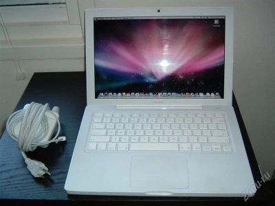 Лот: 753623. Фото: 1. Macbook 13 white. Ноутбуки