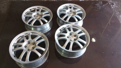 Лот: 22182377. Фото: 1. Диски r18 5*114.3 Suzuki оригинальные. Колпаки