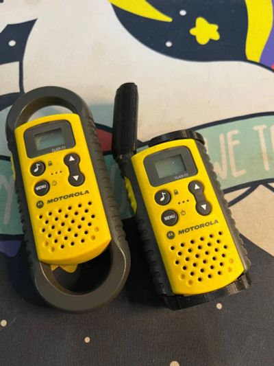 Лот: 21337416. Фото: 1. Рации Motorola TLKR-T3. Рации, радиостанции