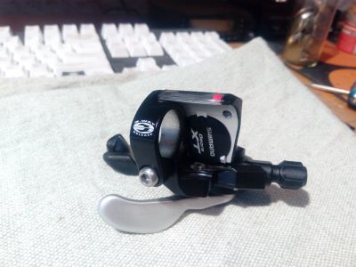 Лот: 13988005. Фото: 1. манетка Shimano XT шифтер sl-m770-a... Запчасти