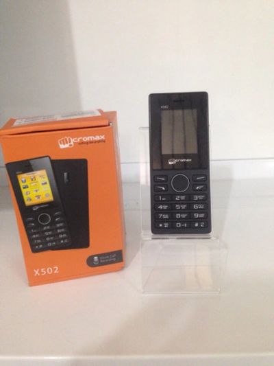 Лот: 9467894. Фото: 1. Micromax X502. Кнопочные мобильные телефоны