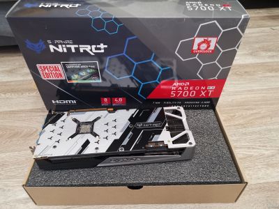Лот: 17565659. Фото: 1. Sapphire 5700xt nitro+ SE. Видеокарты