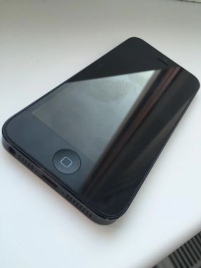 Лот: 6378915. Фото: 1. iPhone 5 16gb черный идеал. Смартфоны