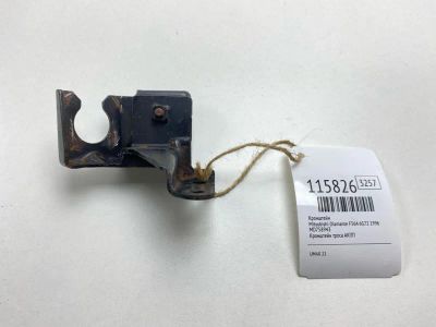 Лот: 25529069. Фото: 1. Кронштейн Mitsubishi Diamante... Двигатель и элементы двигателя