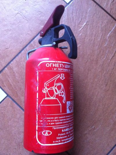 Лот: 4451333. Фото: 1. Огнетушитель автомобильный. Другое (оснащение, оборудование, аксессуары)