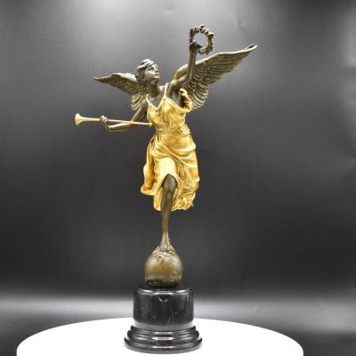 Лот: 24986422. Фото: 1. Бронзовая статуэтка"Ника с венком... Фигурки, статуэтки