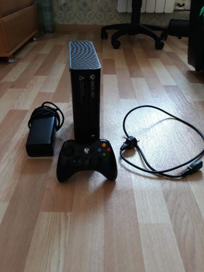 Лот: 13334022. Фото: 1. Консоль XBOX 360E 500GB + Forza... Консоли