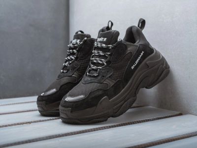 Лот: 12239328. Фото: 1. Кроссовки Balenciaga Triple S... Кеды, кроссовки, слипоны