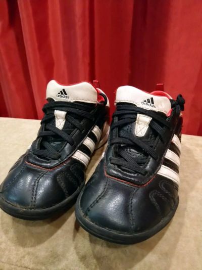 Лот: 14545162. Фото: 1. Кроссовки adidas. Кеды, кроссовки