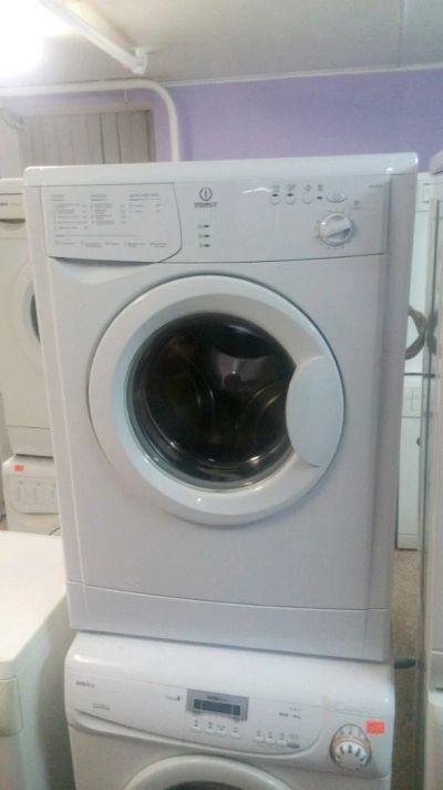 Лот: 4884583. Фото: 1. Стиральная машина Indesit WIUN... Стиральные машины