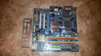 Лот: 6169496. Фото: 1. Материнская плата Gigabyte GA-G33M-S2... Материнские платы