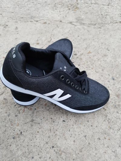 Лот: 9440060. Фото: 1. Кроссовки new balance. Кеды, кроссовки, слипоны