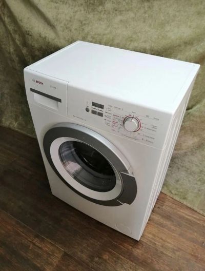 Лот: 21067450. Фото: 1. Стиральная машина Bosch. Надежная... Стиральные машины