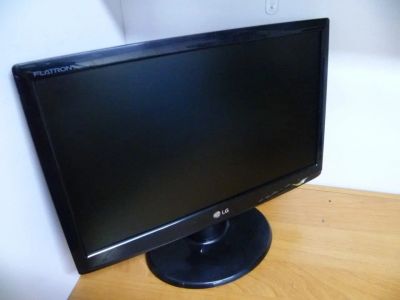 Лот: 17113244. Фото: 1. Широкоформатный ЖК монитор LG... ЖК-мониторы