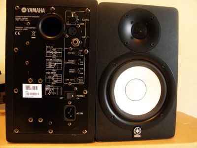 Лот: 8857069. Фото: 1. Студийные мониторы Yamaha HS50M. Эстрадная акустика и усилители