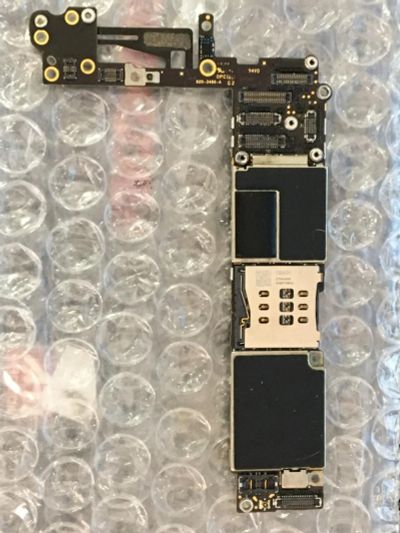 Лот: 8383076. Фото: 1. Материнская плата iphone 6 64gb. Микросхемы и платы