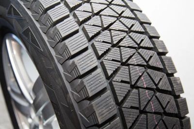 Лот: 14360334. Фото: 1. Bridgestone Blizzak DM-V2 215... Шины