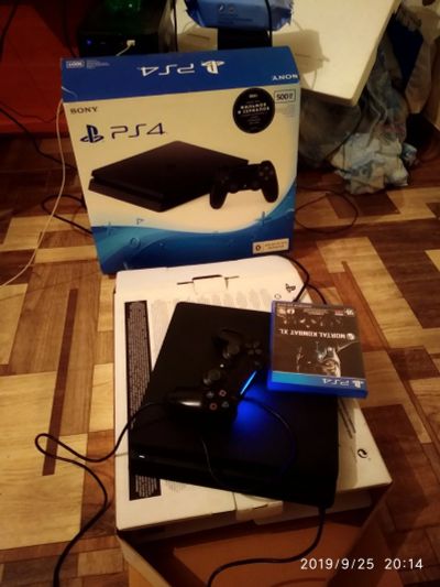 Лот: 14655345. Фото: 1. PS4 Slim. Игровые приставки, консоли