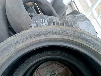 Лот: 11843016. Фото: 1. Зимняя резина 205/50/17. Шины