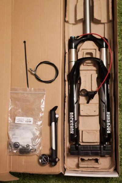 Лот: 11289617. Фото: 1. Вилка воздушно-масляная RockShox... Запчасти