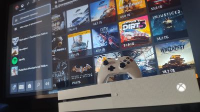 Лот: 17561109. Фото: 1. Xbox One S 1000gb. Игры для консолей