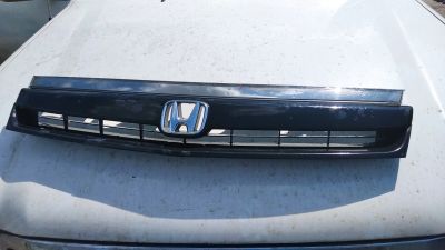 Лот: 13317845. Фото: 1. Решётка радиатора honda stream... Кузов