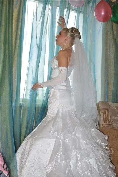 Лот: 1936310. Фото: 1. Свадебное платье размер 42-44. Свадебные платья