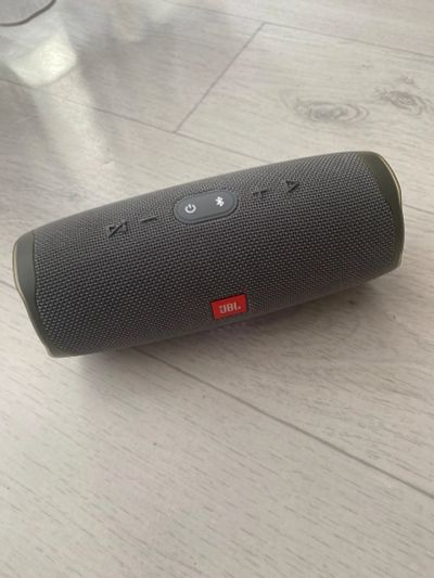 Лот: 19952459. Фото: 1. Портативная колонка jbl charge... Портативные, беспроводные колонки