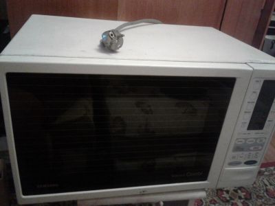 Лот: 11847039. Фото: 1. СВЧ Samsung 900Вт микроволны... Микроволновки, мини-печи