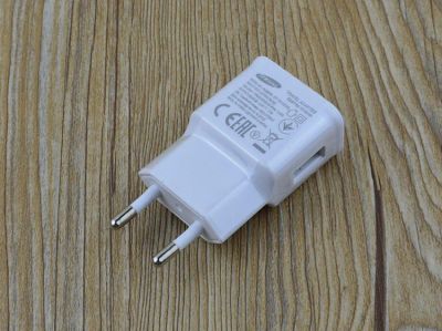 Лот: 7354191. Фото: 1. Зарядка адаптер 5V USB 1А бел. Зарядные устройства, блоки питания, адаптеры сетевые для смартфонов