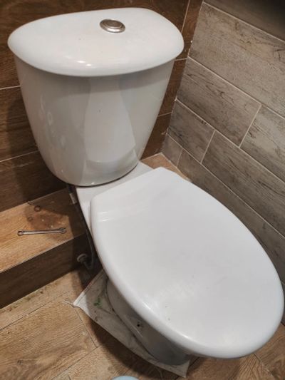 Лот: 24612669. Фото: 1. Унитаз от застройщика. Унитазы, биде