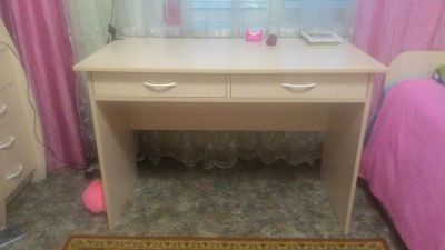 Лот: 7844279. Фото: 1. Стол письменный. Компьютерные и письменные столы