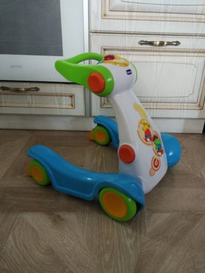 Лот: 12009474. Фото: 1. Ходунки толокар Chicco. Ходунки, прыгунки, качели