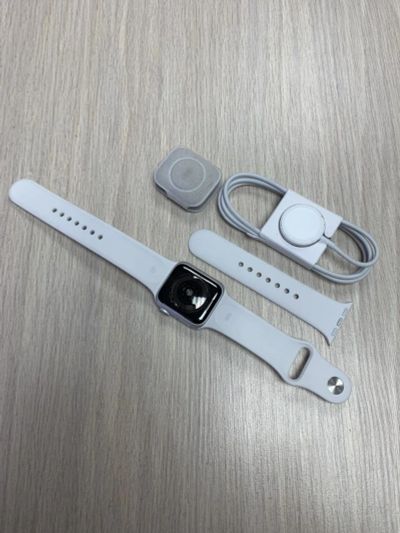 Лот: 14648433. Фото: 1. Apple Watch Series 4 40mm. Смарт-часы, фитнес-браслеты, аксессуары